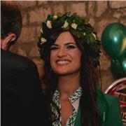 Insegnante laureata in lingue con metodi innovativi, offre lezioni online di inglese e francese per bambini, adolescenti e adulti.